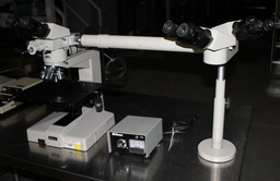 [MICROSCOPE 2/506372] Nikon Epiphot, Wafer Inspection Microscope, w/ Lamp PSU, w/ Dual Goggle Unit